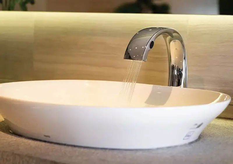 Vòi chậu rửa mặt TOTO cảm ứng